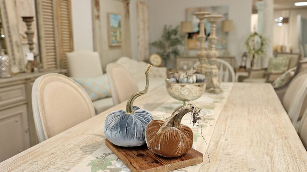 The final reveal of Amitha Verma’s minimal, neutral farmhouse fall table makeover.
